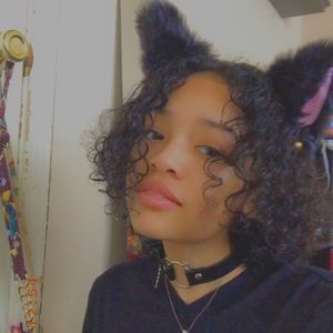 Meet your Posher, Reya